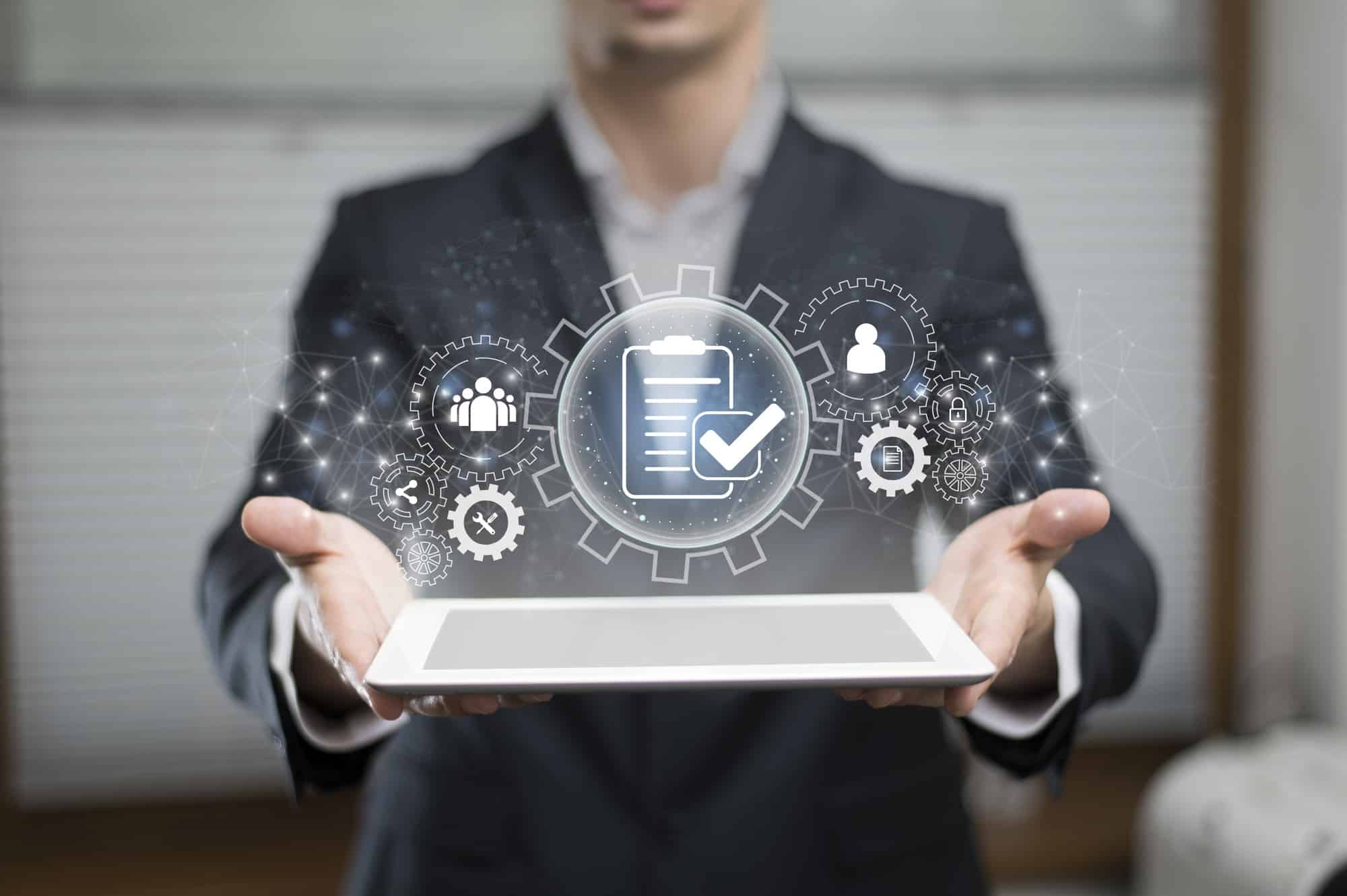 Gráfica comparativa de funcionalidades clave entre SAP S/4HANA y SAP Business One Freepik